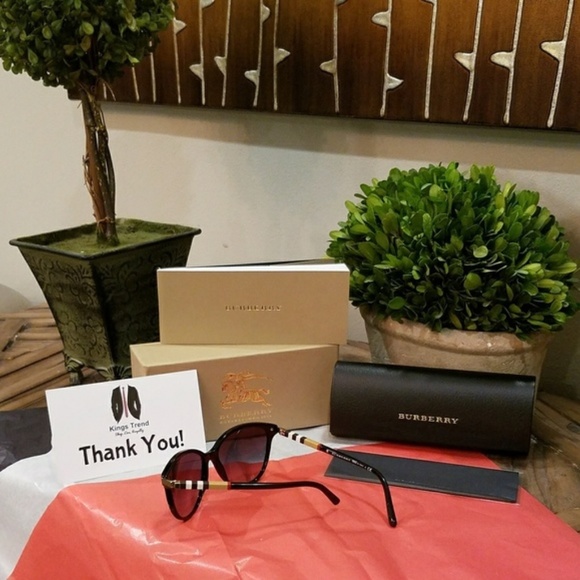 NWT Womens Gray Gradient Burberry Sunglasses
